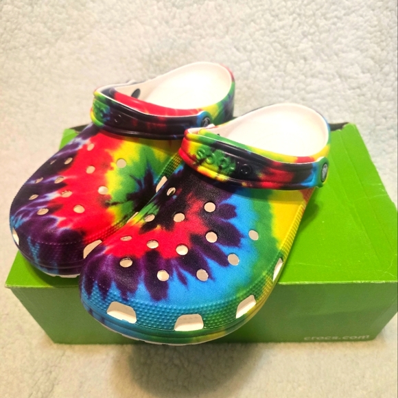 Crocs Classic Tie Dye Graphic Clog Unisex M9/W11 - Picture 3 of 7